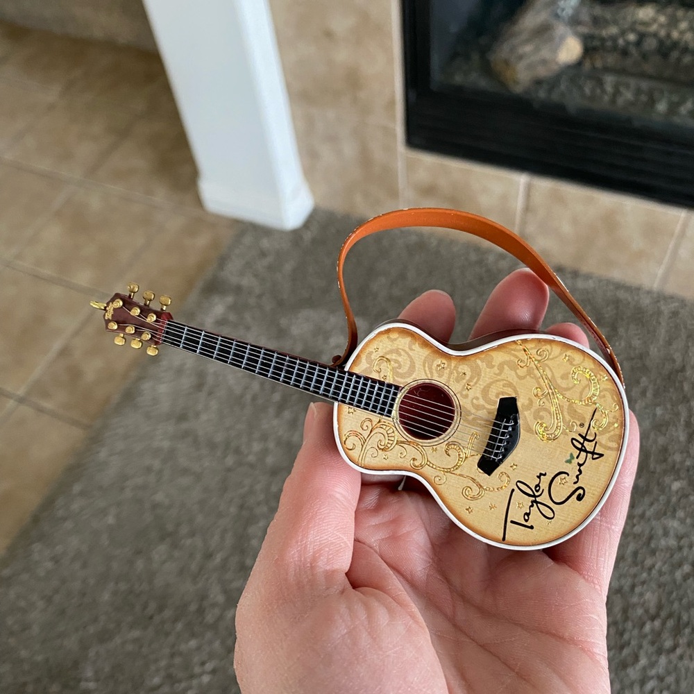 Taylor Swift Singing “Mine” Hallmark Ornament